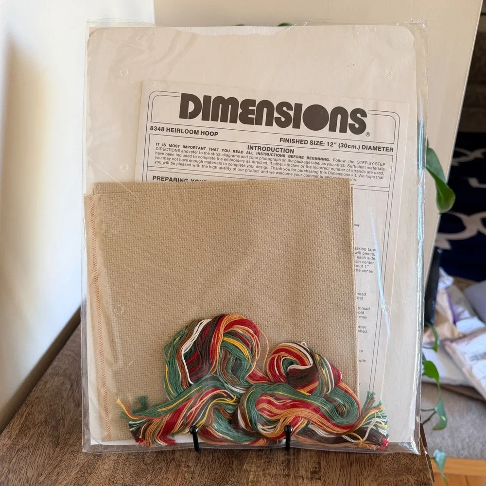 New Vtg Dimensions Heirloom Hoop Merry Christmas Cross Stitch Kit Open Package